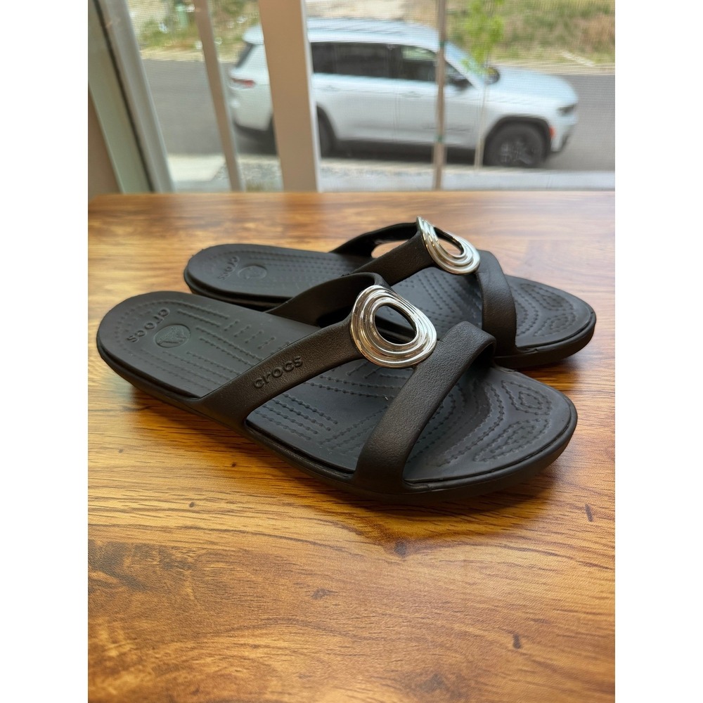 Crocs Sanrah Beveled‎ Circle Black Silver Wedge Slide Sandals Women's Size 6
